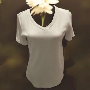 Fresh White Slightly Fitted Short Sleeve Tee by Isaac Mizrahi    size XS